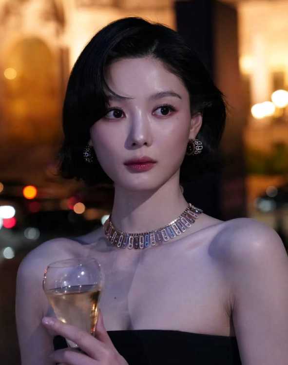 김유정 단발